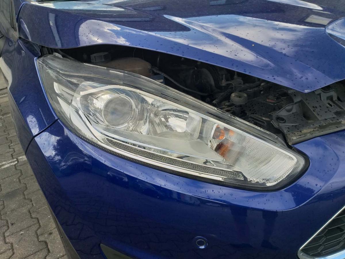 Ford Fiesta original Scheinwerfer vorn rechts Halogen mit LED Tagfahrlicht Bj.2016 Ford Fiesta original Scheinwerfer vorn rechts Halogen mit LED Tagfahrlicht Bj.2016